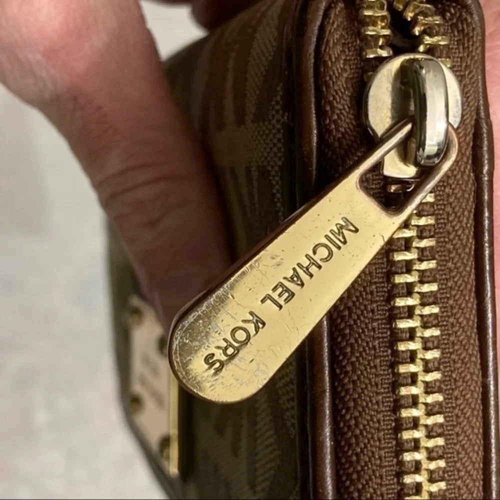 Michael kors signature mk brown and tan clutch zipper wallet